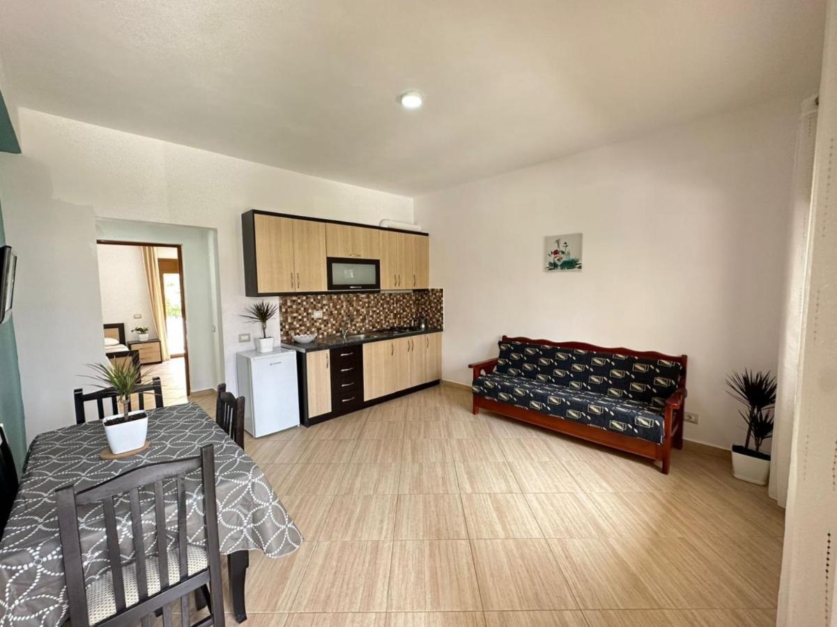 Vlora Villa With Private Parking Εξωτερικό φωτογραφία